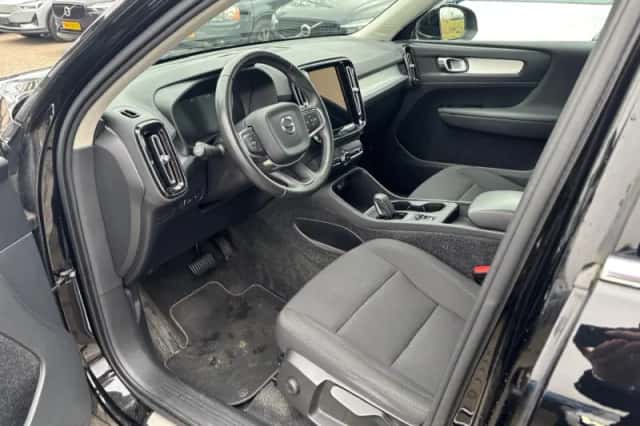 Volvo XC40 (2021) thumbnail 6