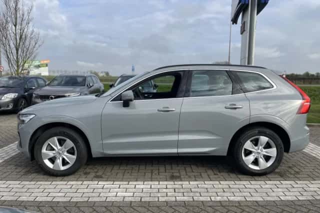 Volvo XC60 (2024) thumbnail 2