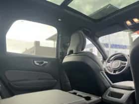 Volvo XC60 (2024) thumbnail 23