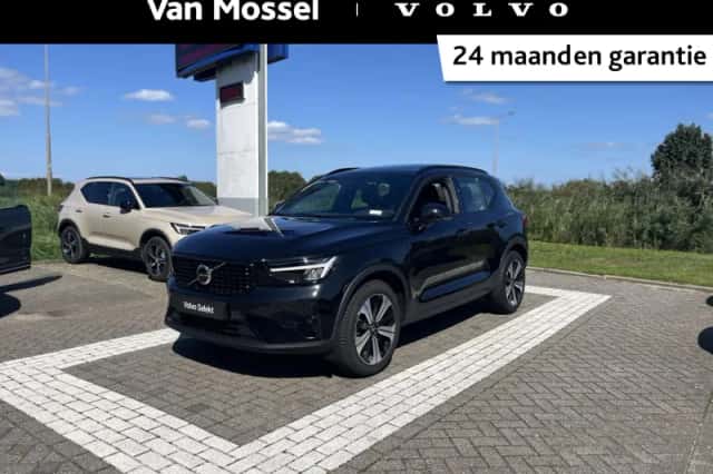 Volvo XC40 (2022) thumbnail 1