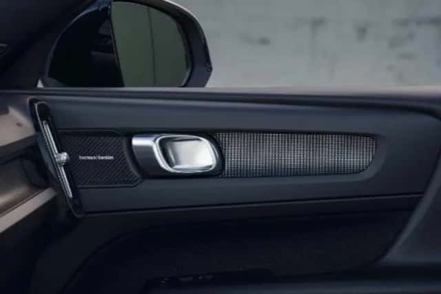 Volvo EX40 (2026) thumbnail 6