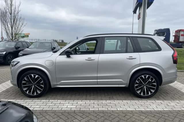 Volvo XC90 (2025) thumbnail 2
