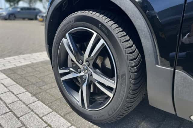 Volvo XC40 (2020) thumbnail 3