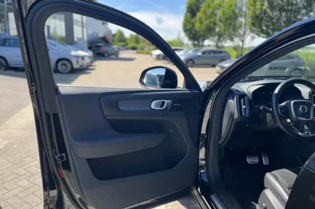 Volvo XC40 (2020) thumbnail 5