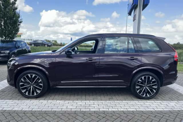 Volvo XC90 (2025) thumbnail 3