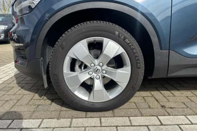 Volvo XC40 (2022) thumbnail 2