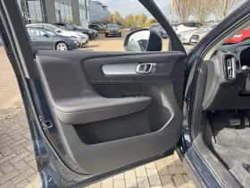 Volvo XC40 (2022) thumbnail 6