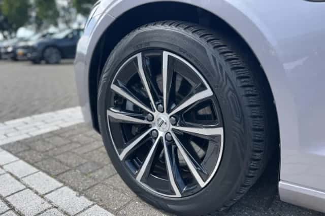 Volvo V60 (2025) thumbnail 3
