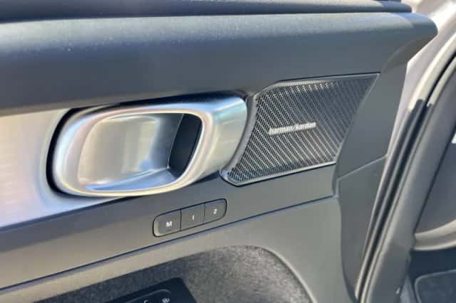 Volvo XC40 (2025) thumbnail 6