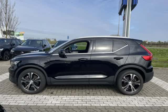 Volvo XC40 (2021) thumbnail 2
