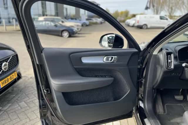 Volvo XC40 (2021) thumbnail 6