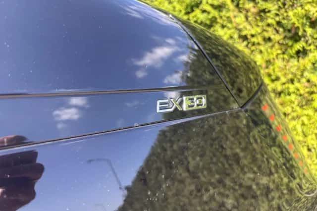 Volvo EX30 (2024) thumbnail 4