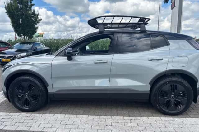 Volvo EX30 (2025) thumbnail 3