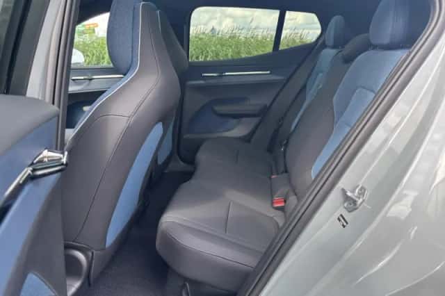 Volvo EX30 (2025) thumbnail 5
