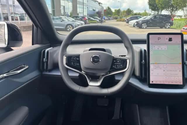 Volvo EX30 (2025) thumbnail 6