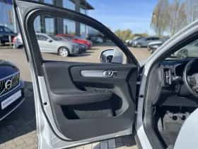 Volvo XC40 (2021) thumbnail 5