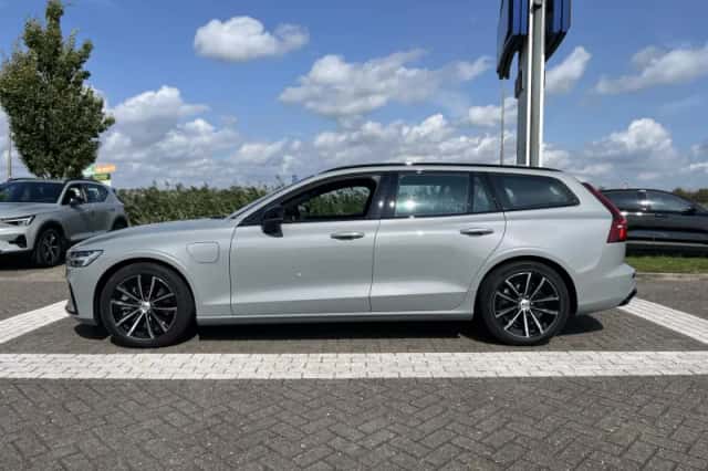 Volvo V60 (2025) thumbnail 2