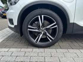 Volvo XC40 (2022) thumbnail 2