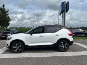 Volvo XC40 (2022) thumbnail 3