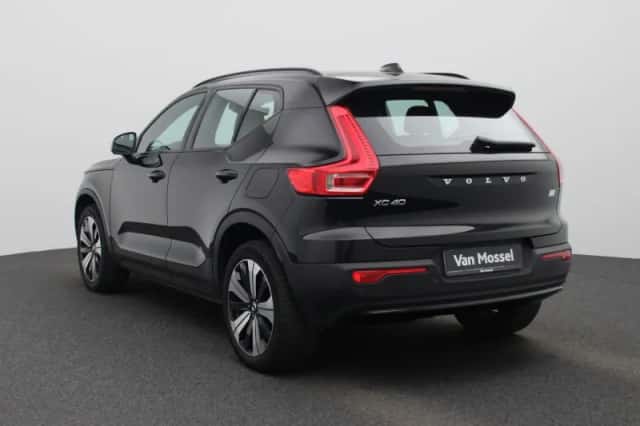 Volvo XC40 (2022) thumbnail 2
