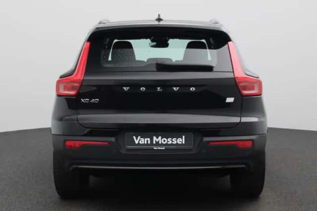 Volvo XC40 (2022) thumbnail 5