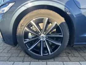 Volvo V60 (2025) thumbnail 3