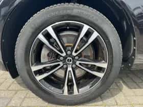 Volvo XC60 (2020) thumbnail 4