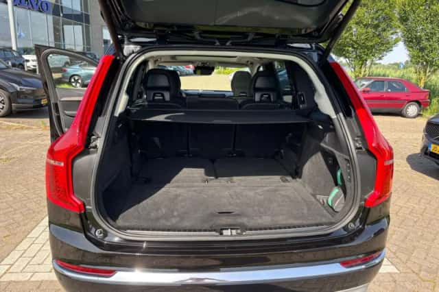 Volvo XC90 (2022) thumbnail 3