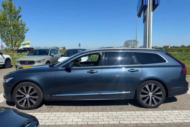 Volvo V90 (2022) thumbnail 3