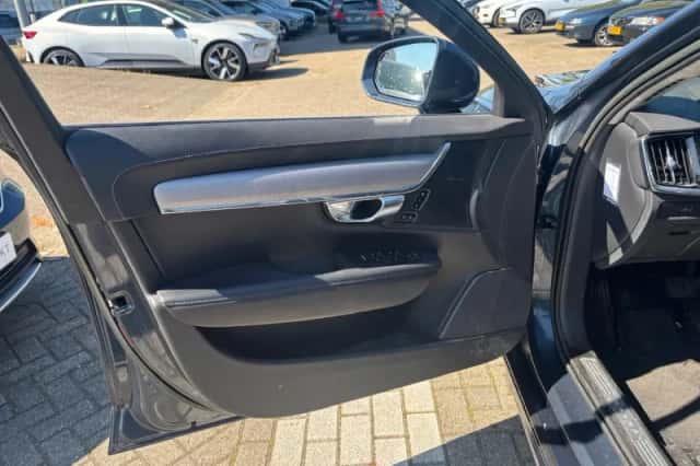 Volvo V90 (2022) thumbnail 4