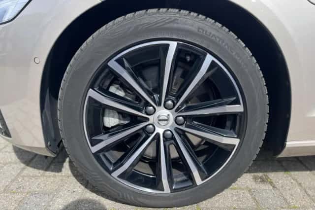 Volvo V60 (2025) thumbnail 3