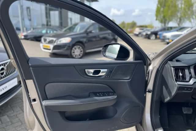 Volvo V60 (2025) thumbnail 6