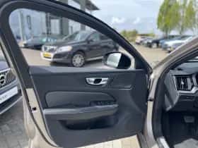 Volvo V60 (2025) thumbnail 6