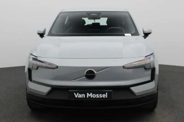 Volvo EX30 (2024) thumbnail 3