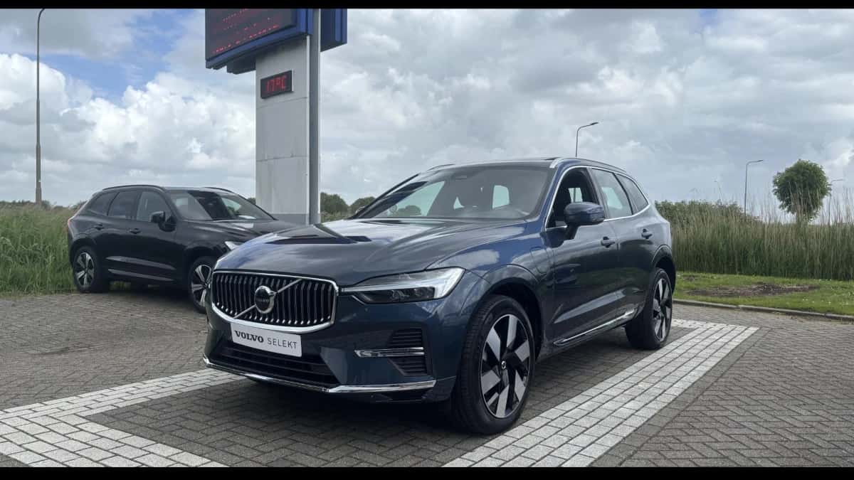Volvo XC60 (2024) — foto 1