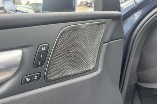 Volvo XC60 (2024) thumbnail 6