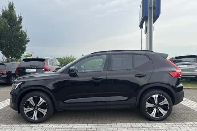 Volvo XC40 (2022) thumbnail 2