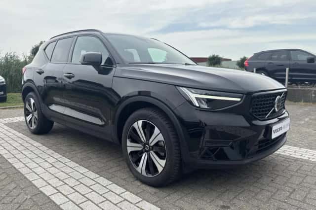 Volvo XC40 (2022) thumbnail 4