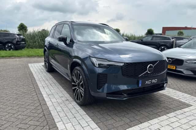 Volvo XC90 (2026) thumbnail 3
