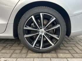 Volvo S60 (2023) thumbnail 3