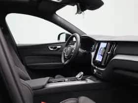 Volvo XC60 (2025) thumbnail 37