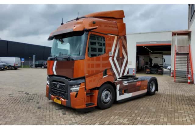Renault - (2025) thumbnail 3