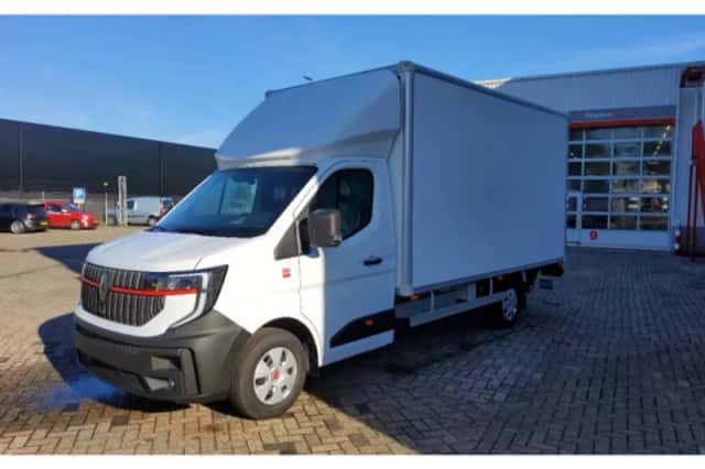 Renault E-TECH (2026) thumbnail 3