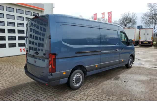 Renault 170.35 (2024) thumbnail 2