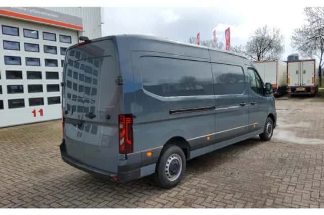 Renault 170.35 (2024) thumbnail 3
