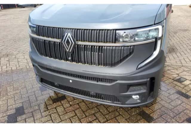 Renault 170.35 (2024) thumbnail 4