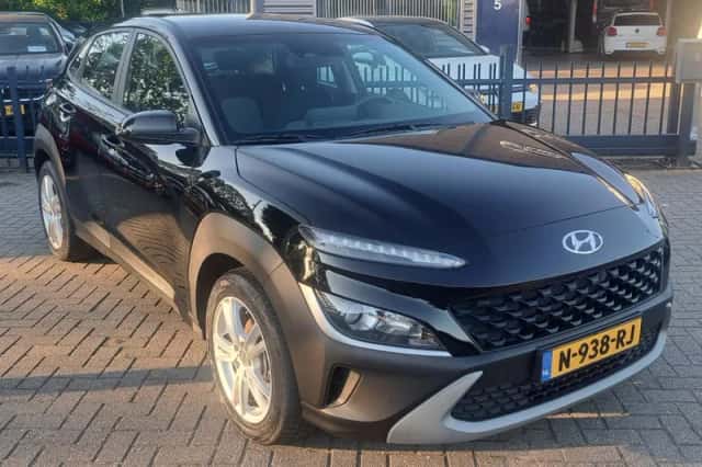 Hyundai Kona (2021) thumbnail 2