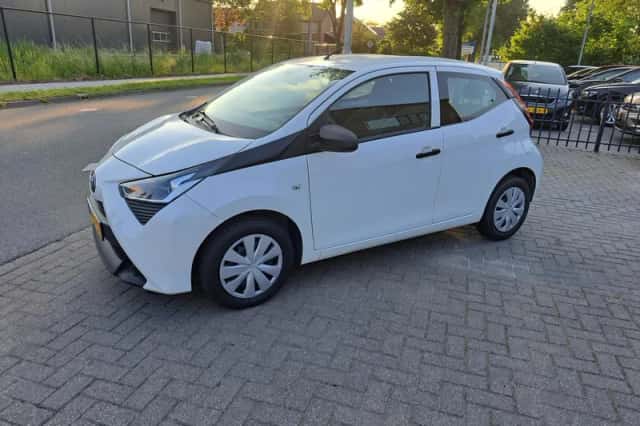 Toyota Aygo (2019) thumbnail 1