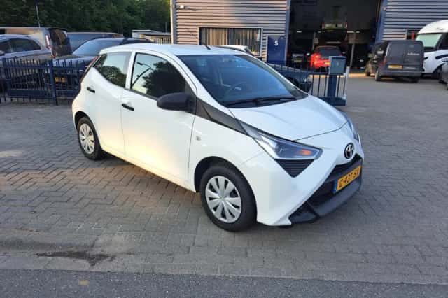 Toyota Aygo (2019) thumbnail 2