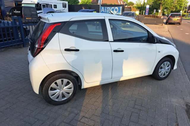 Toyota Aygo (2019) thumbnail 3
